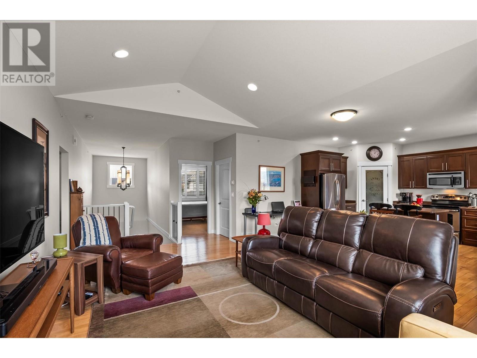 Property at 328 BADGER Place image 5
