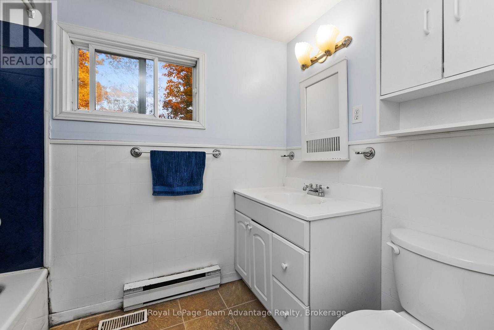 4 George Street, Parry Sound, Ontario  P2A 2M1 - Photo 14 - X12088931