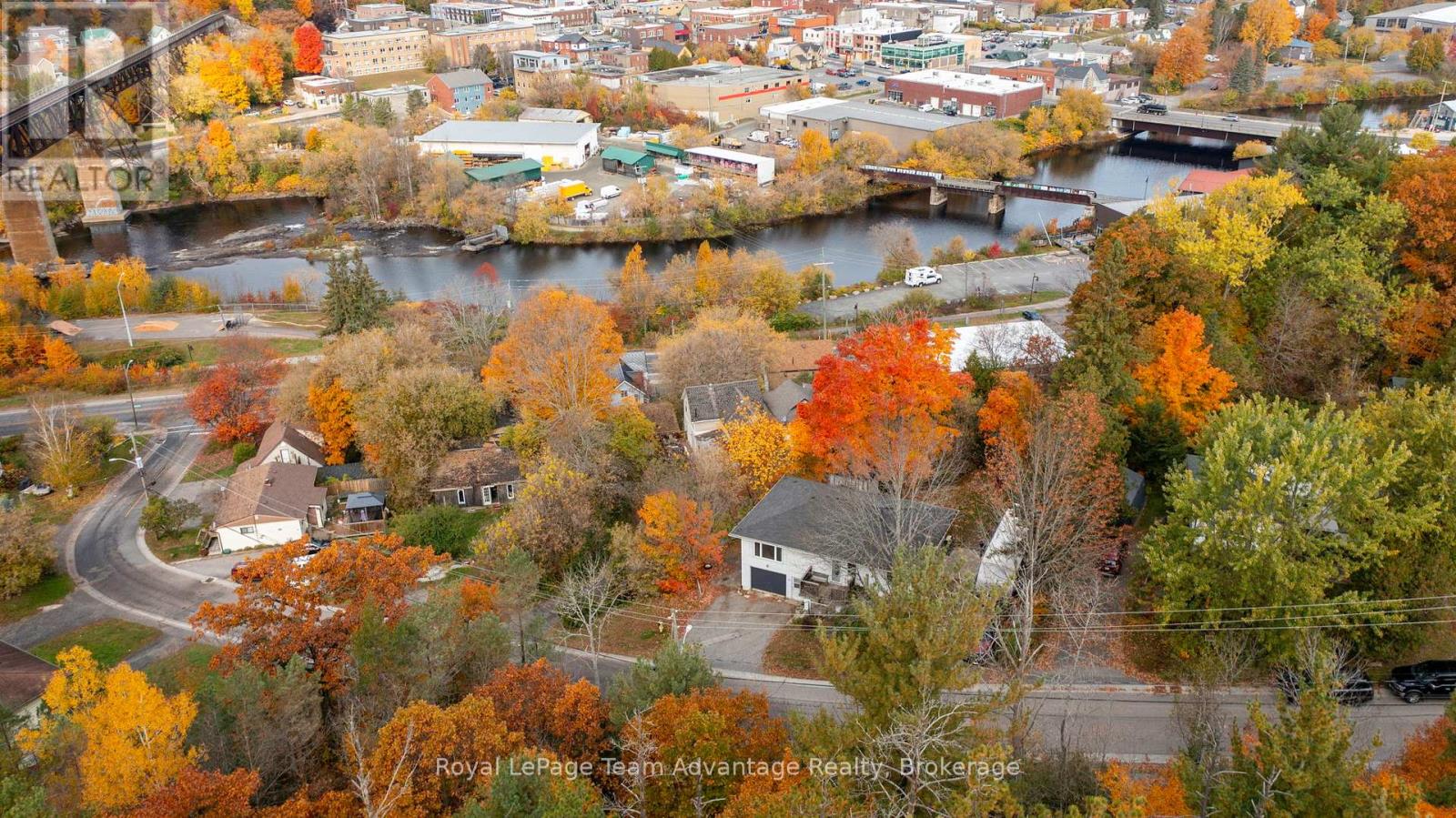 4 George Street, Parry Sound, Ontario  P2A 2M1 - Photo 32 - X12088931