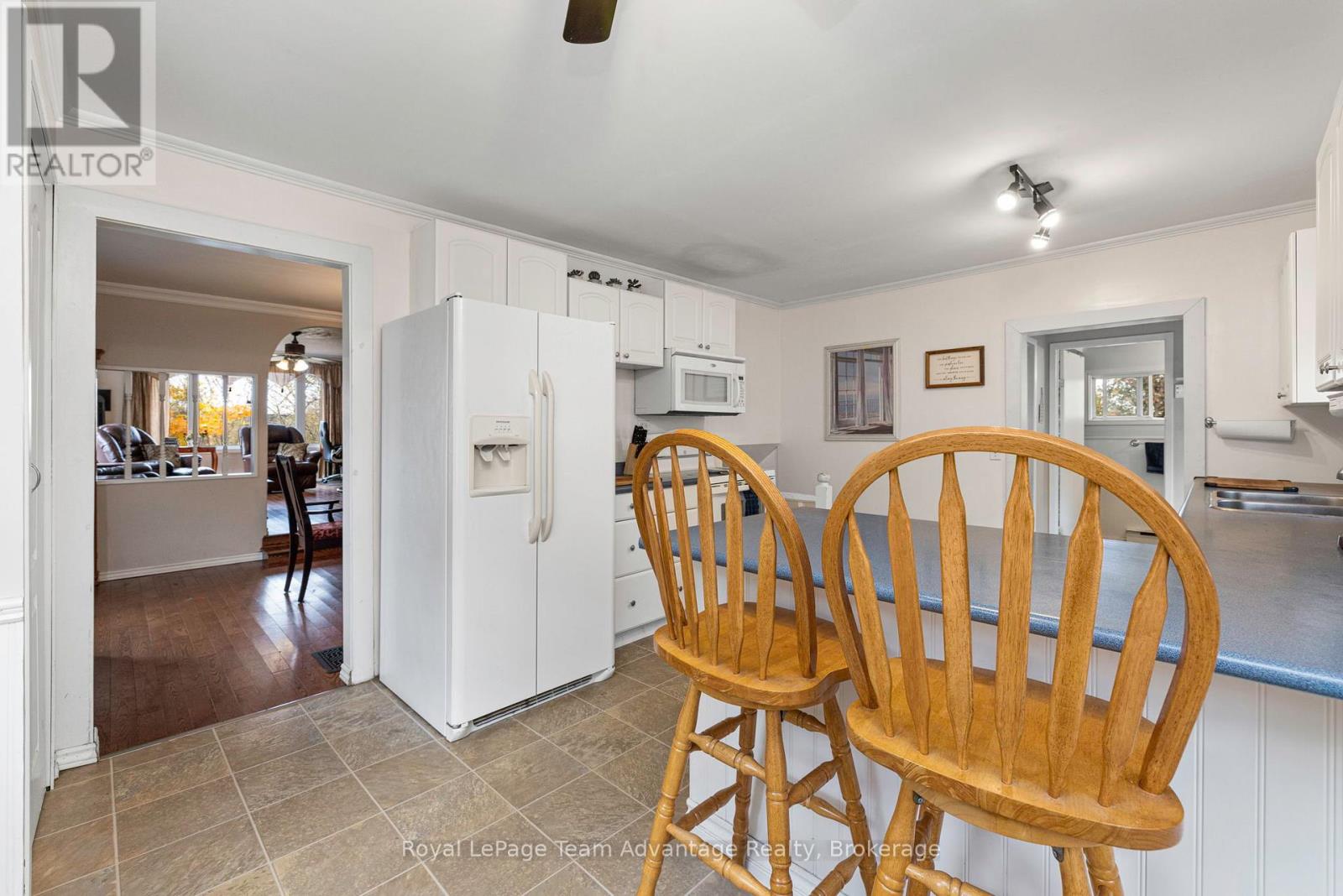 4 George Street, Parry Sound, Ontario  P2A 2M1 - Photo 6 - X12088931