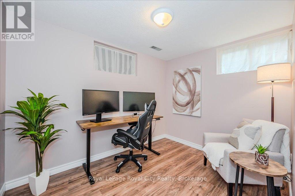 219 Elmira Road S, Guelph, Ontario  N1K 1R1 - Photo 39 - X12088950
