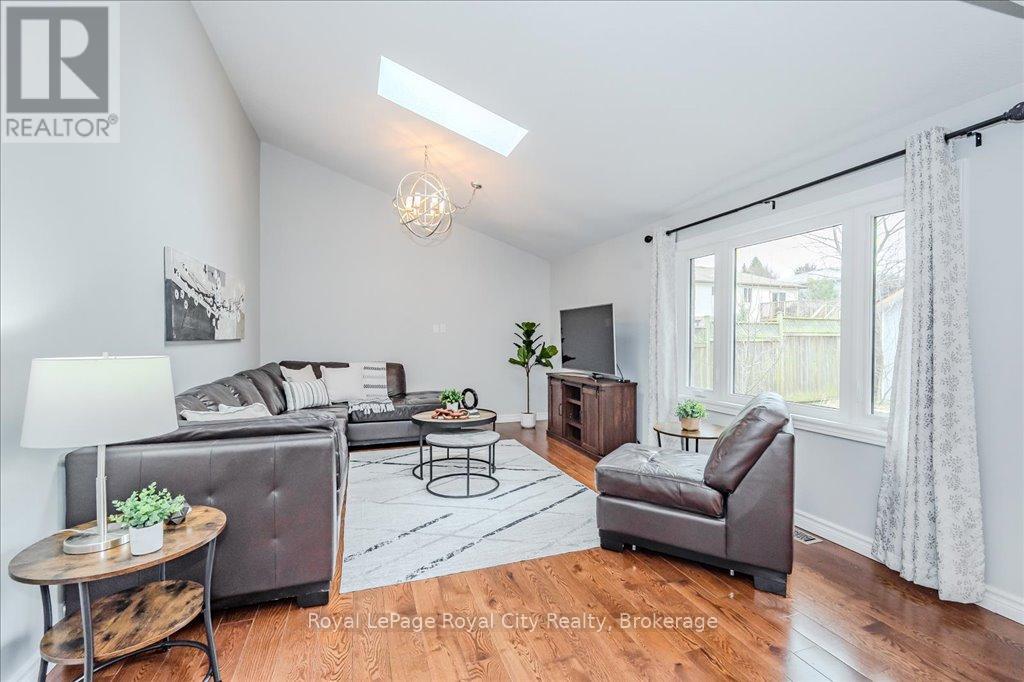 219 Elmira Road S, Guelph, Ontario  N1K 1R1 - Photo 9 - X12088950