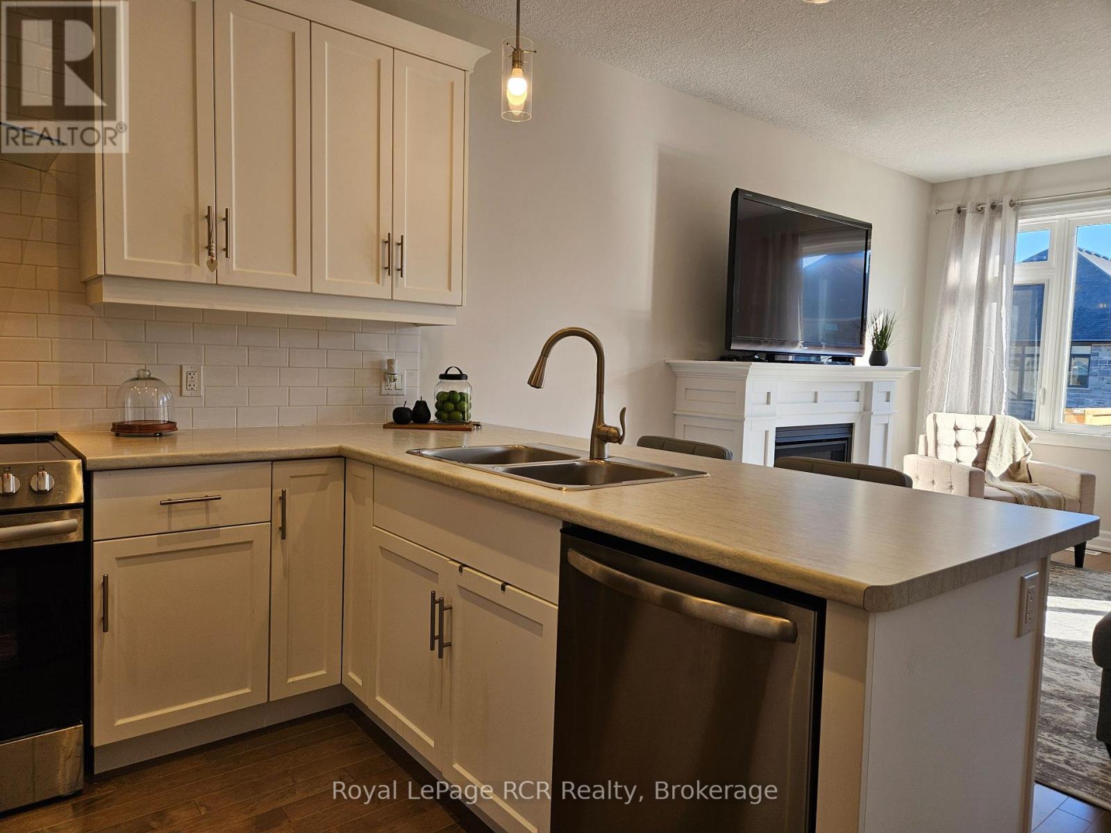 360 Mary Rose Avenue, Saugeen Shores, Ontario  N0H 2C3 - Photo 10 - X12088963