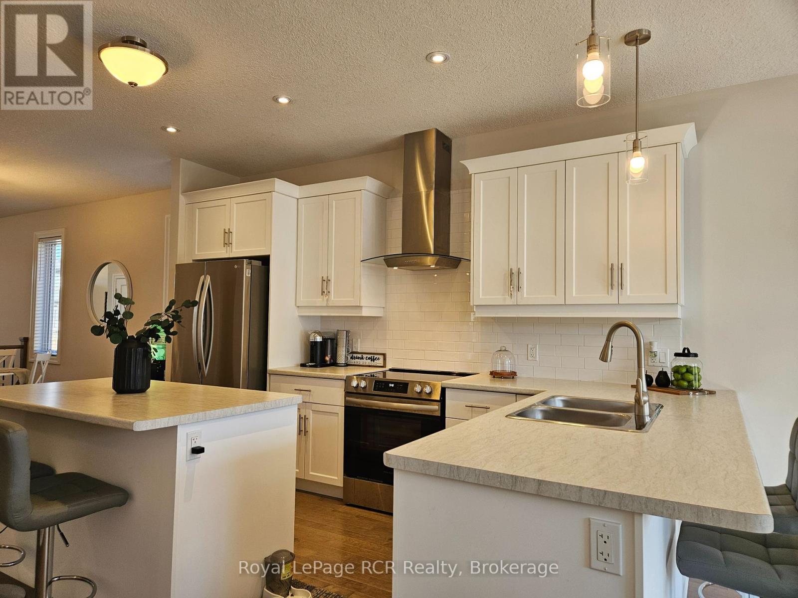 360 Mary Rose Avenue, Saugeen Shores, Ontario  N0H 2C3 - Photo 8 - X12088963
