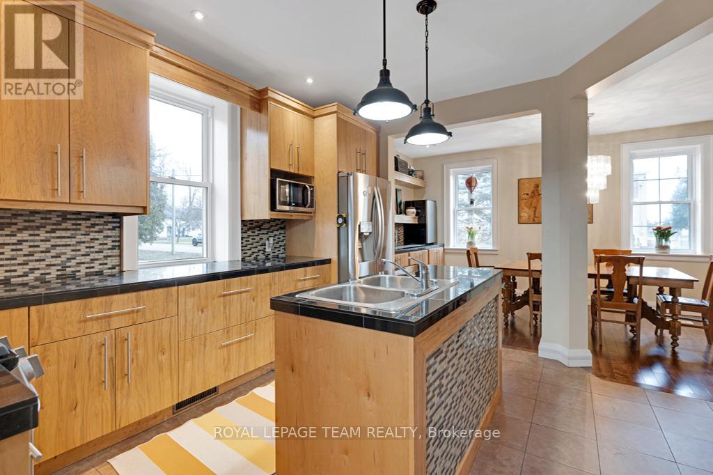 52 Main Street, Merrickville-Wolford, Ontario  K0G 1N0 - Photo 24 - X12088989