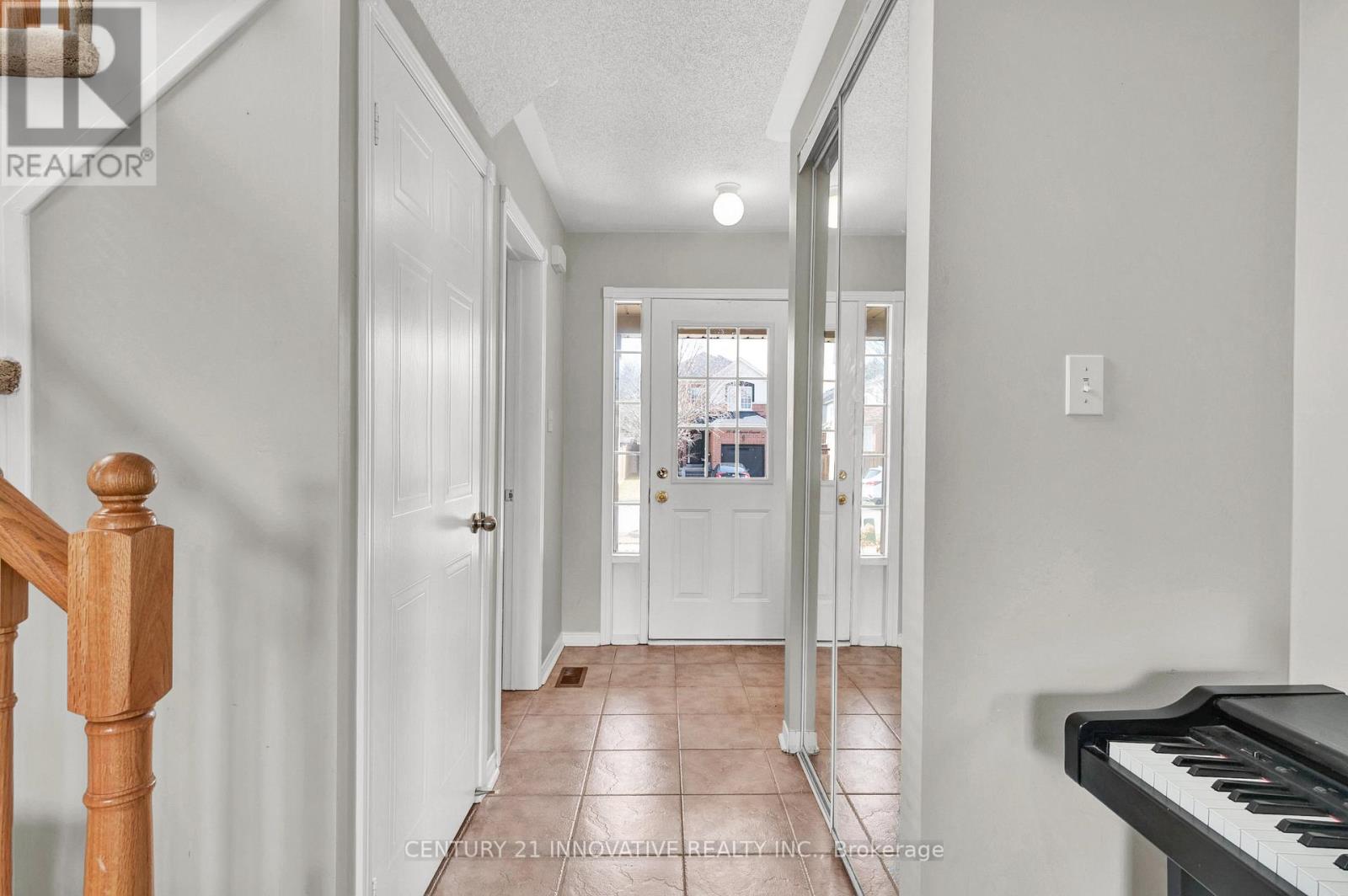 Property at 28 BEACHGROVE CRESCENT image 5