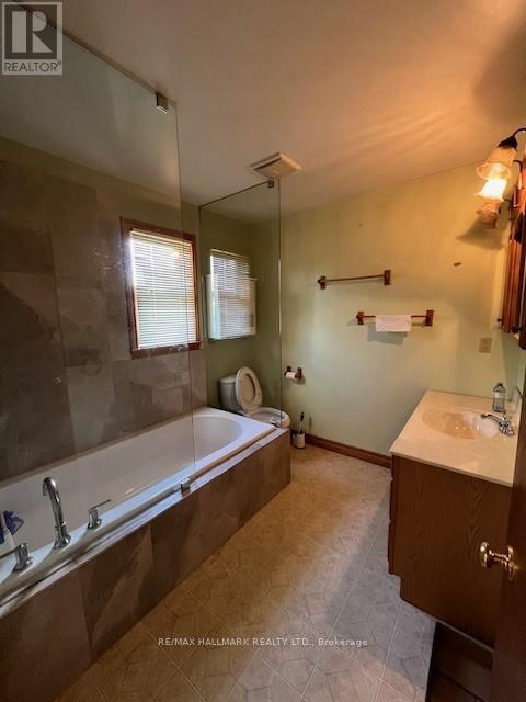 1527 Killarney Beach Road, Innisfil, Ontario  L0L 1W0 - Photo 9 - N12089030
