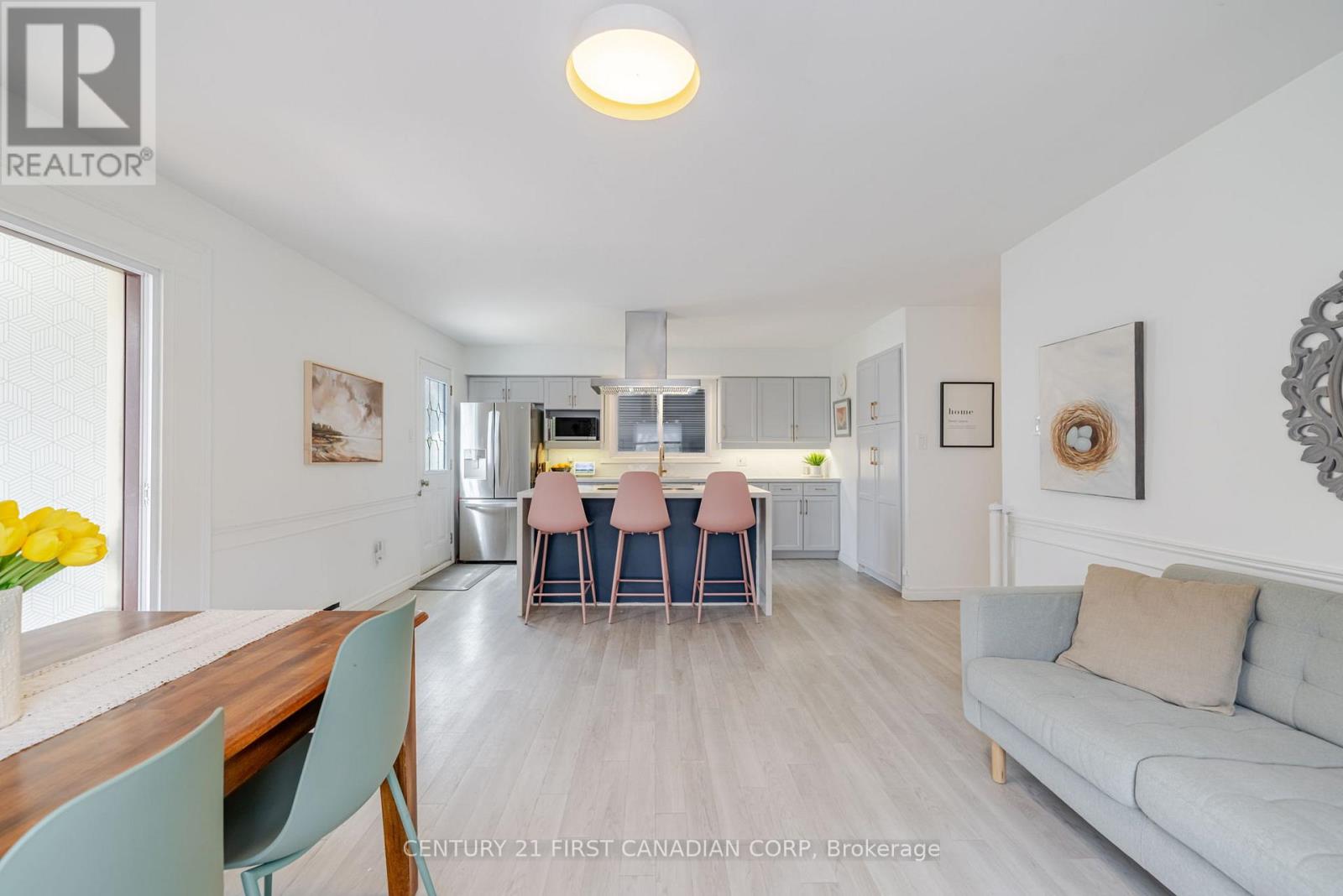 71 Belgrave Avenue, London South, Ontario  N6C 4B5 - Photo 10 - X12085513