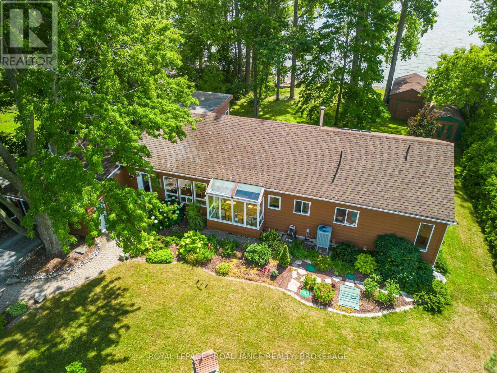 26 Sunset Lane, Greater Napanee (Greater Napanee), Ontario  K7R 3K7 - Photo 2 - X12089010