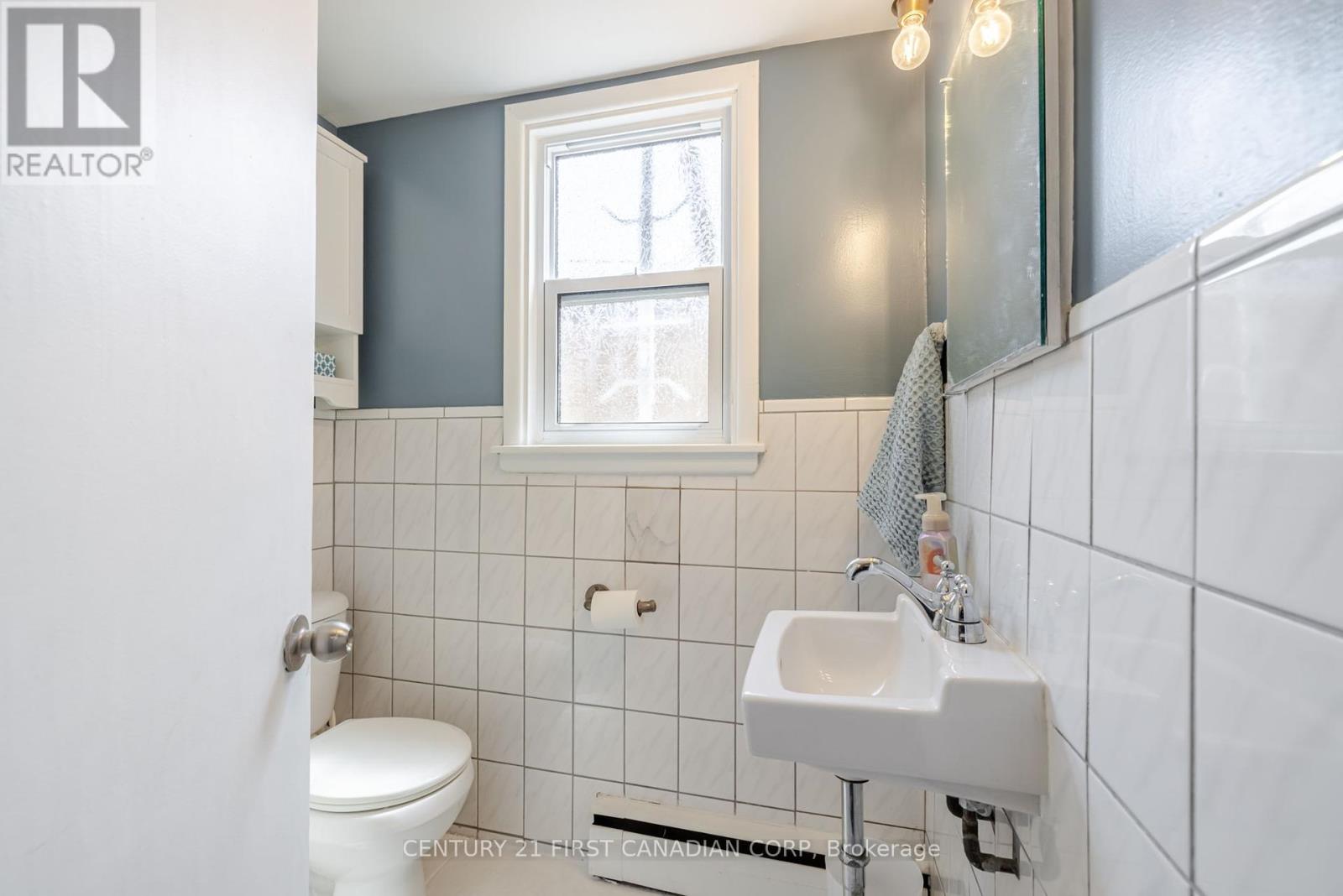 71 Belgrave Avenue, London South, Ontario  N6C 4B5 - Photo 15 - X12085513