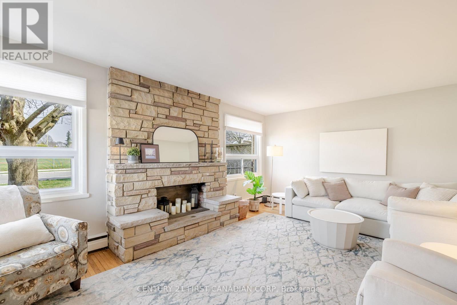 71 Belgrave Avenue, London South, Ontario  N6C 4B5 - Photo 5 - X12085513