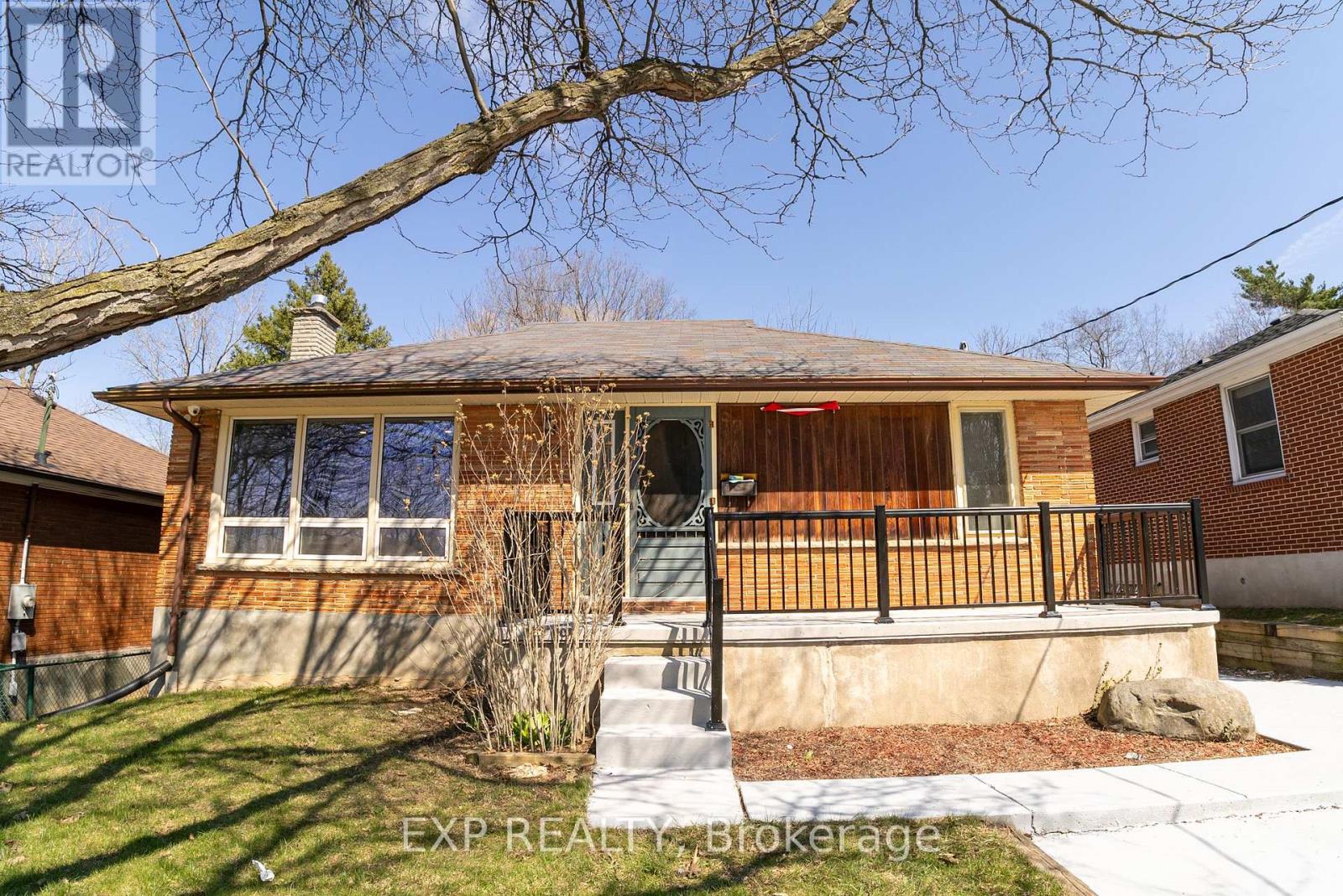 Property at 28 GLADSTONE AVENUE image 3