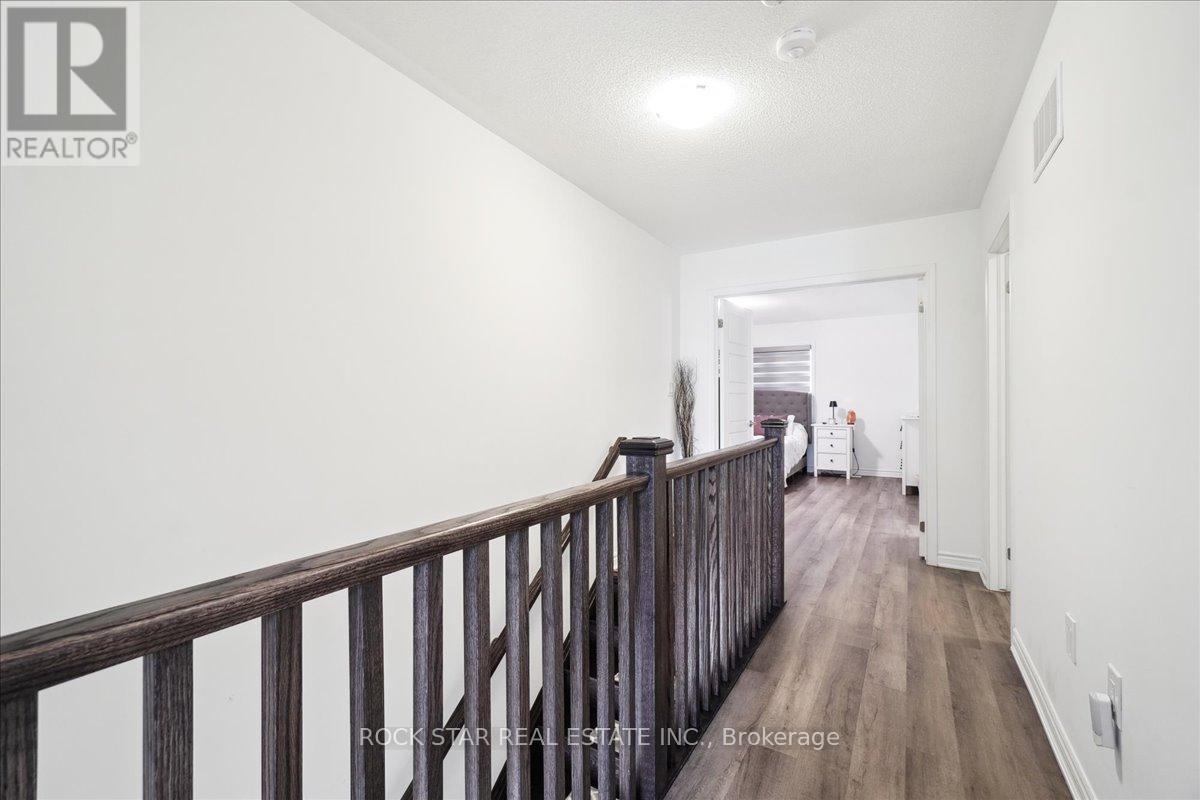 1560 Moira Crescent, Milton, Ontario  L9T 6H8 - Photo 13 - W12088870
