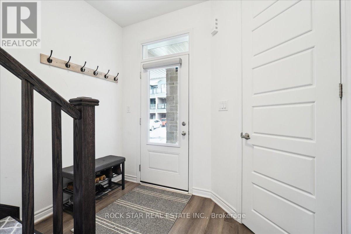 1560 Moira Crescent, Milton, Ontario  L9T 6H8 - Photo 2 - W12088870