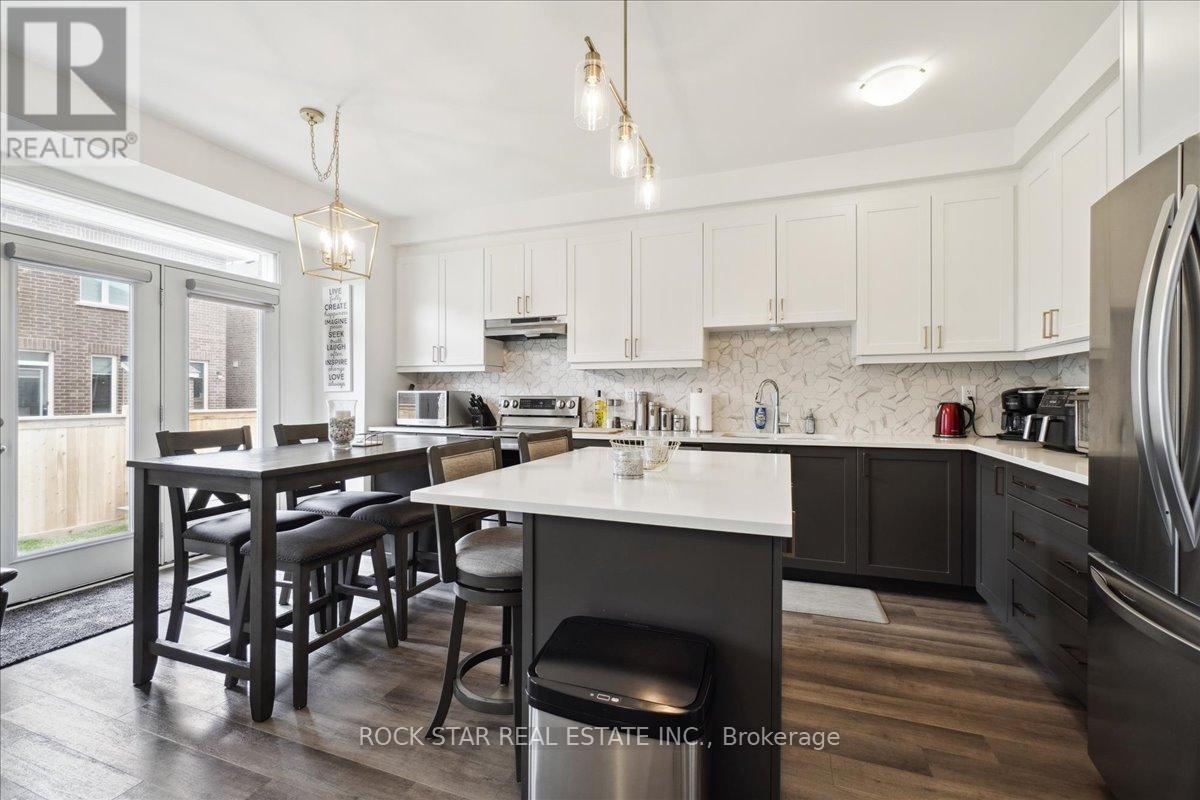 1560 Moira Crescent, Milton, Ontario  L9T 6H8 - Photo 9 - W12088870