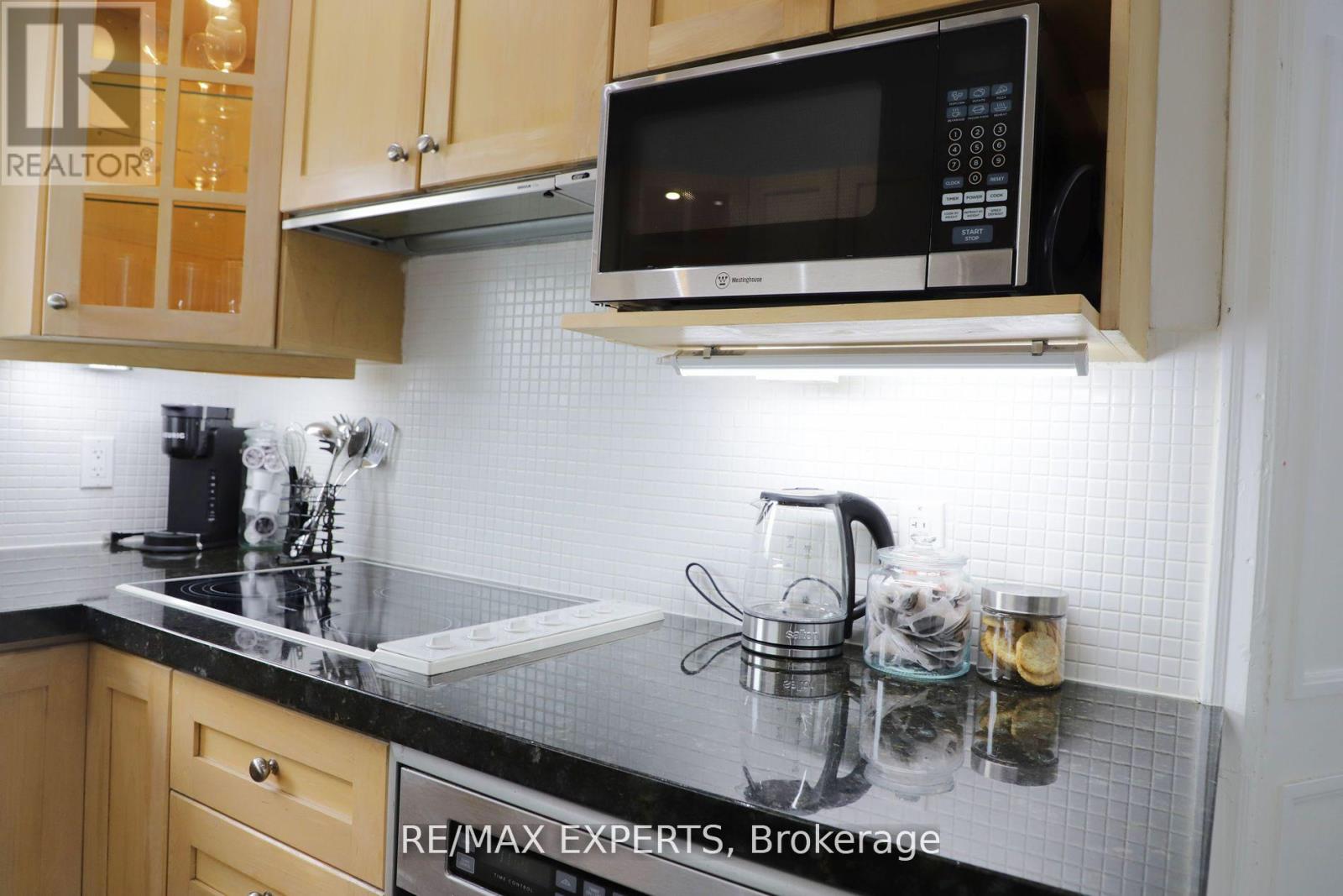 Upper - 39 Twenty Fifth Street, Toronto, Ontario  M8V 3P8 - Photo 13 - W12088914