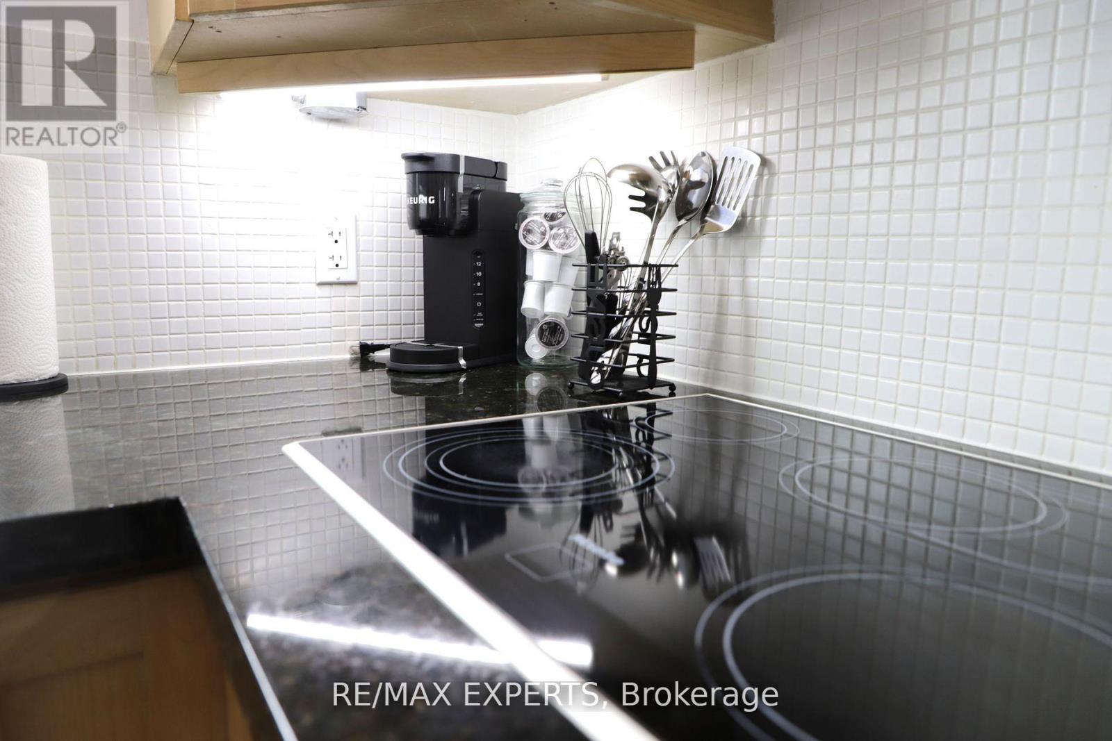 Upper - 39 Twenty Fifth Street, Toronto, Ontario  M8V 3P8 - Photo 14 - W12088914