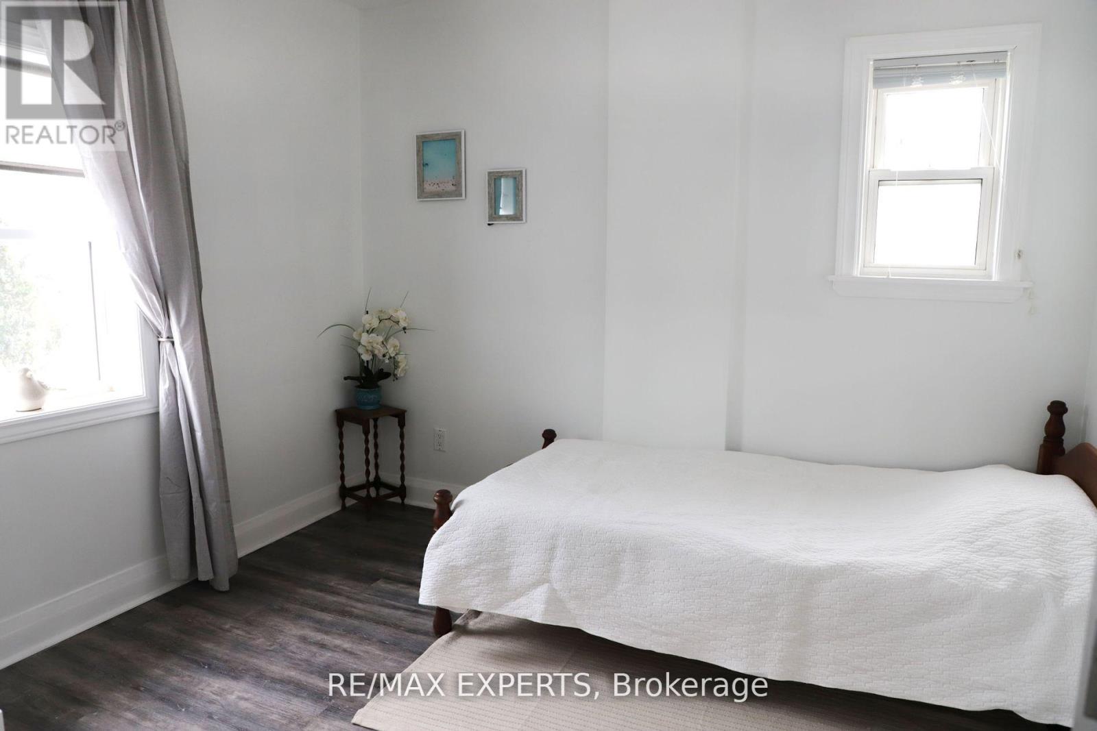 Upper - 39 Twenty Fifth Street, Toronto, Ontario  M8V 3P8 - Photo 21 - W12088914