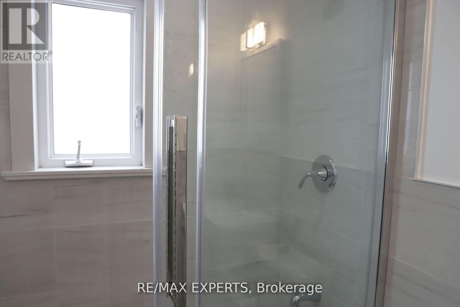 Upper - 39 Twenty Fifth Street, Toronto, Ontario  M8V 3P8 - Photo 25 - W12088914