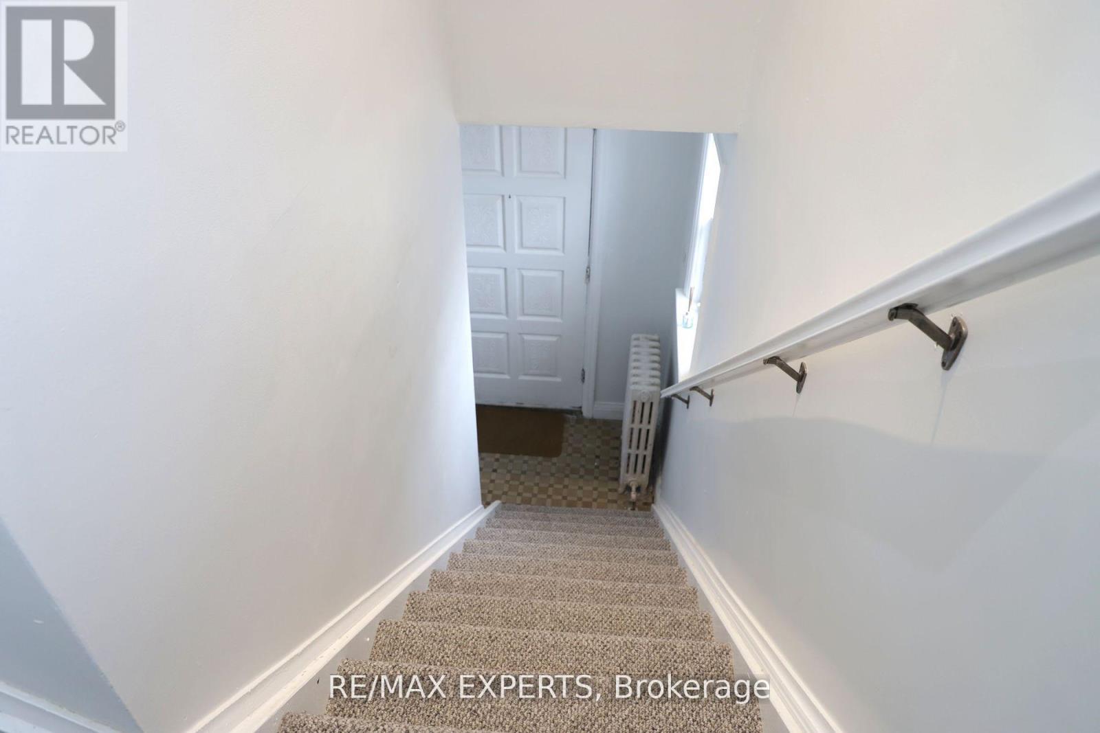 Upper - 39 Twenty Fifth Street, Toronto, Ontario  M8V 3P8 - Photo 27 - W12088914