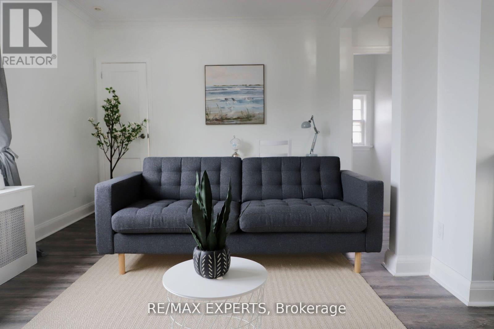 Upper - 39 Twenty Fifth Street, Toronto, Ontario  M8V 3P8 - Photo 6 - W12088914