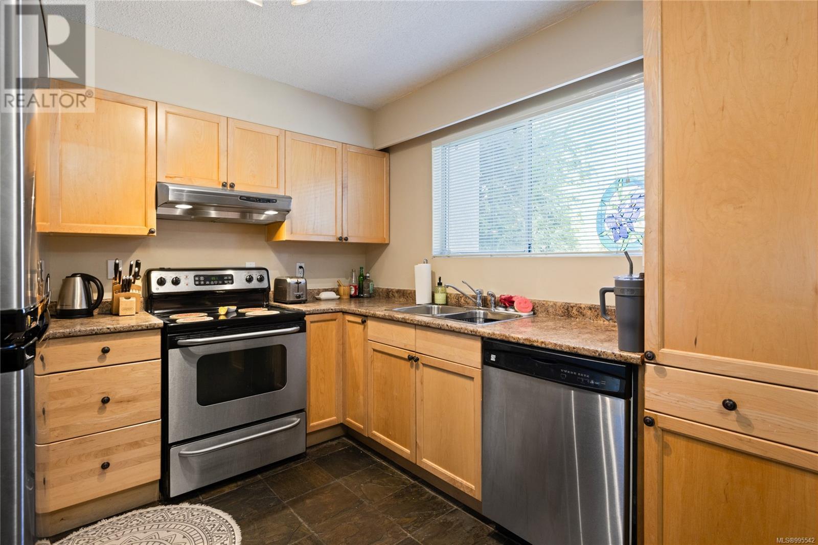 Property at 3 1630 Crescent View Dr image 5