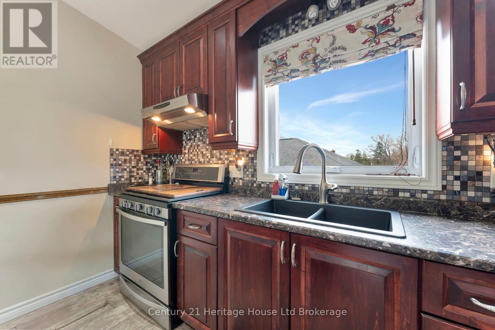 817 Kensington Street, Woodstock (Woodstock - North), Ontario  N4S 5L7 - Photo 24 - X12075326