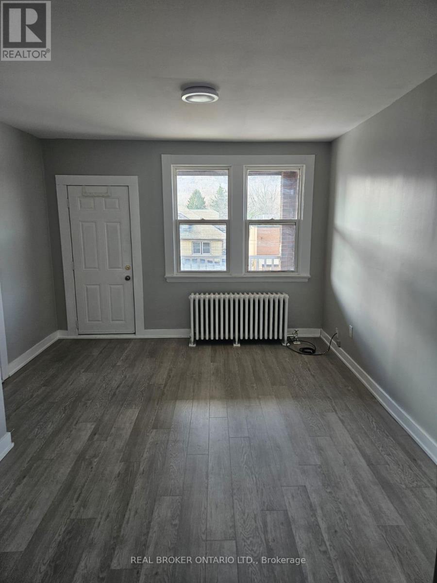 7 - 917 Main Street E, Hamilton, Ontario  L8M 1M6 - Photo 3 - X12088934