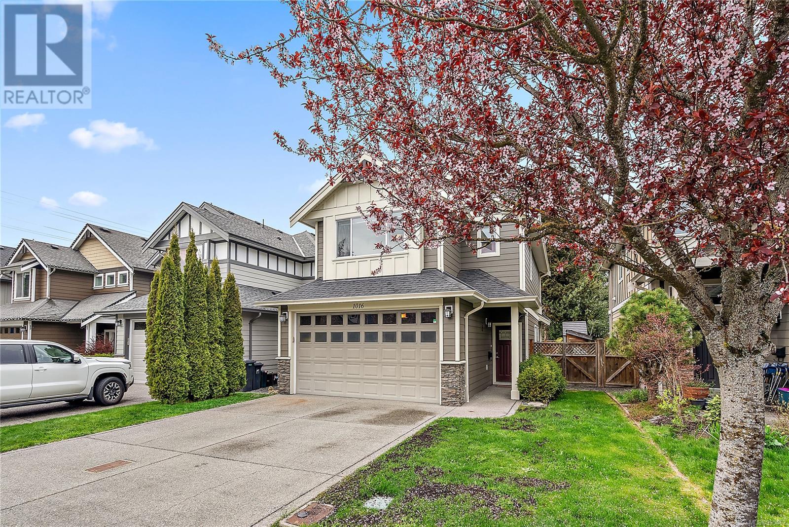 Property at 1016 Braeburn Ave image 3