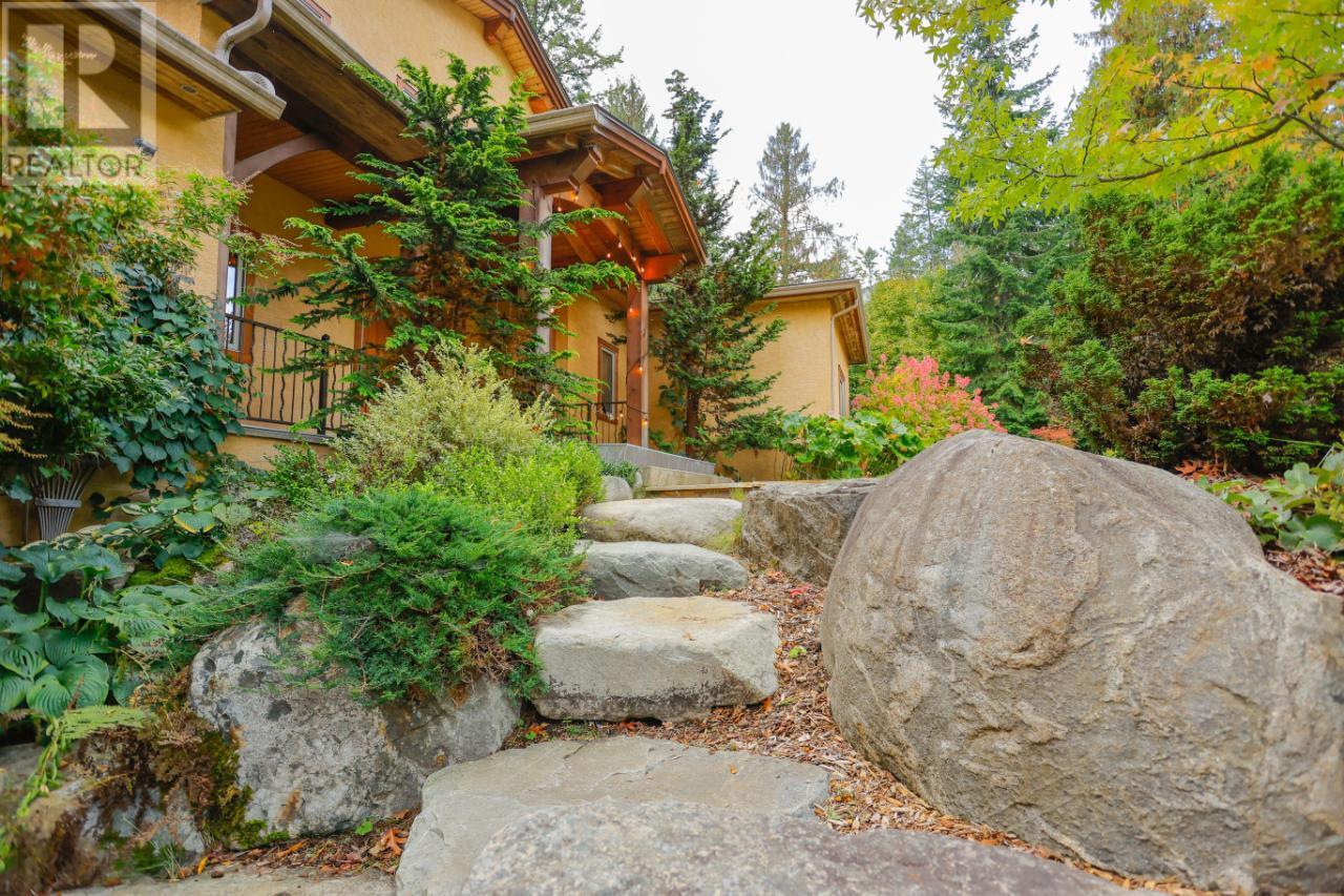 3179 Heddle Road, Nelson, British Columbia  V1L 6M2 - Photo 3 - 10343995