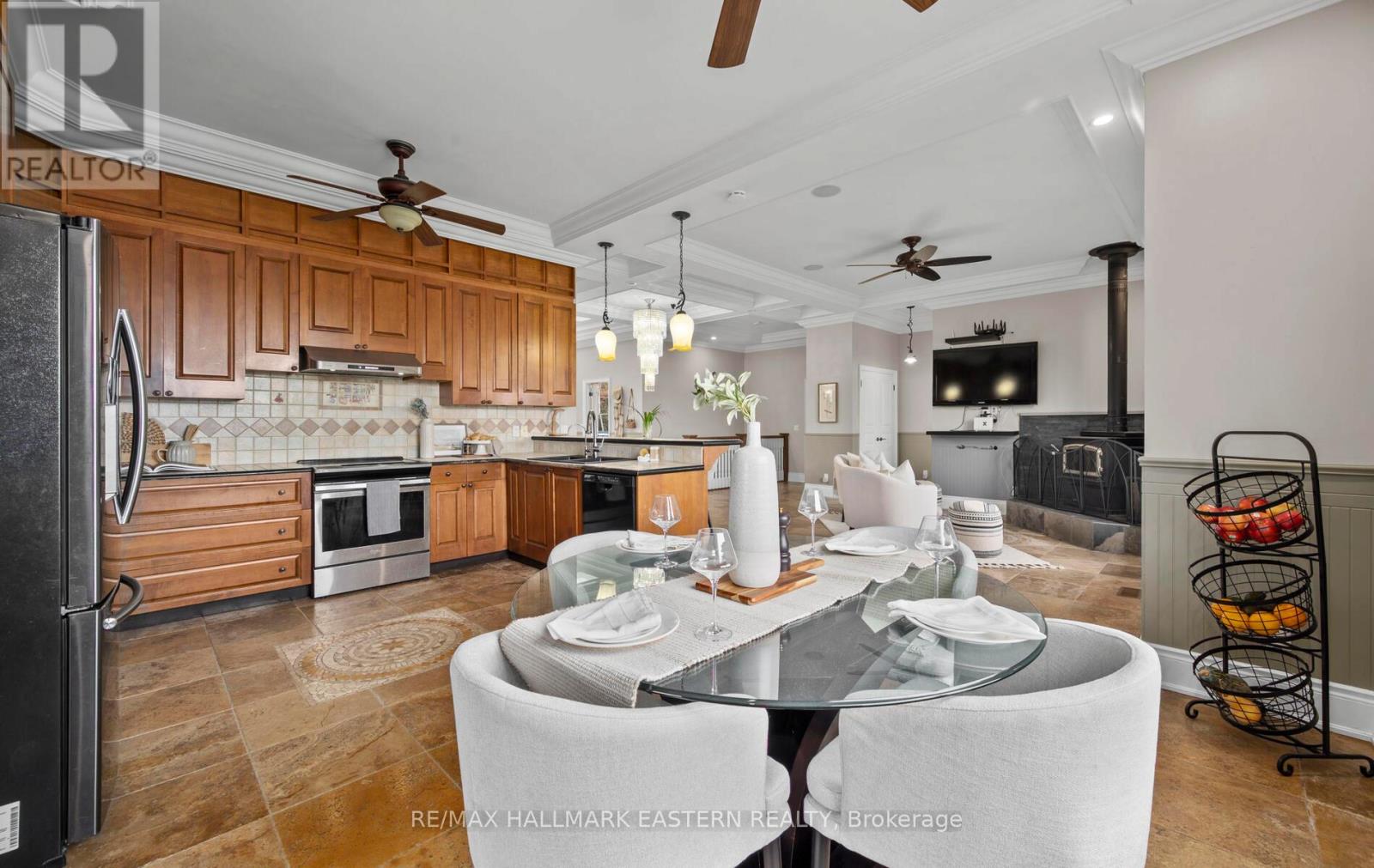 1108 Sandy Hook Road, Kawartha Lakes, Ontario  L0A 1K0 - Photo 10 - X12089044