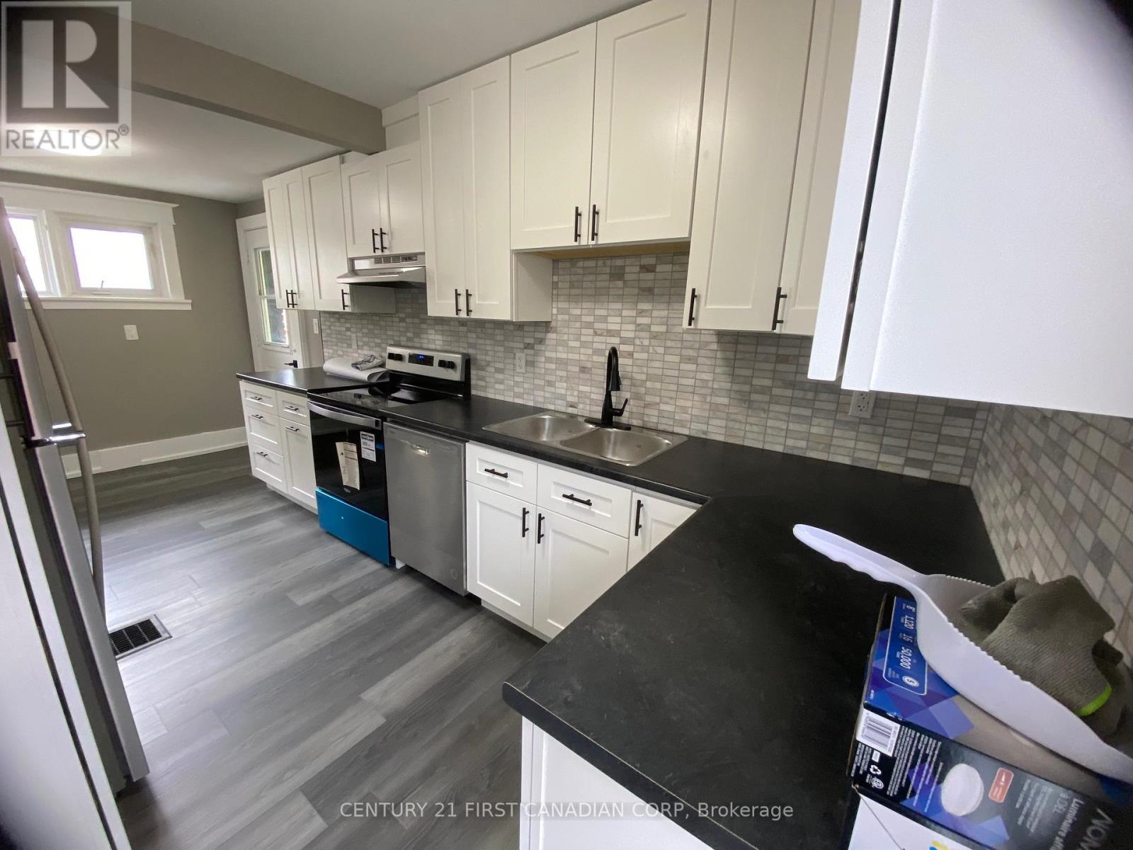 Photo 9 of 25 for 413 Burbrook Place