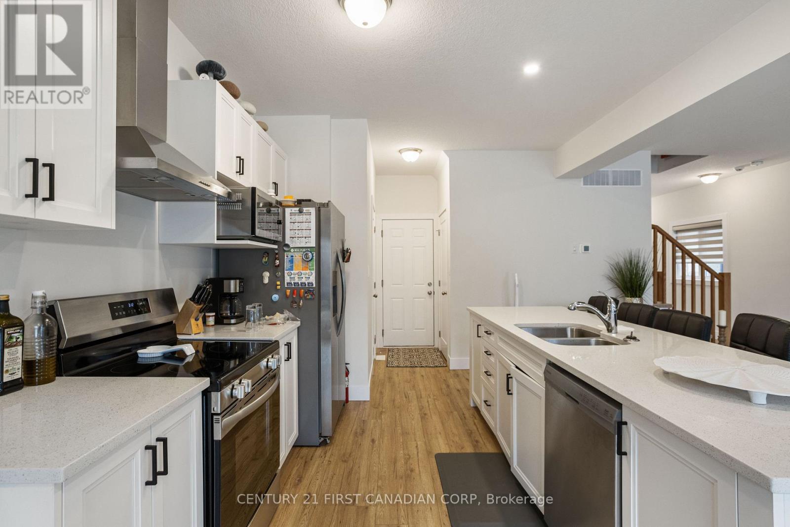Photo 10 of 35 for 2677 Bobolink Lane