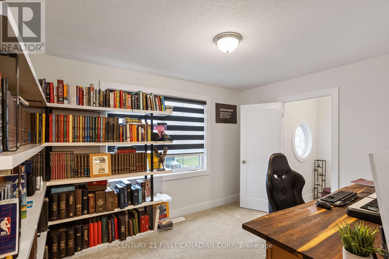 Photo 18 of 35 for 2677 Bobolink Lane