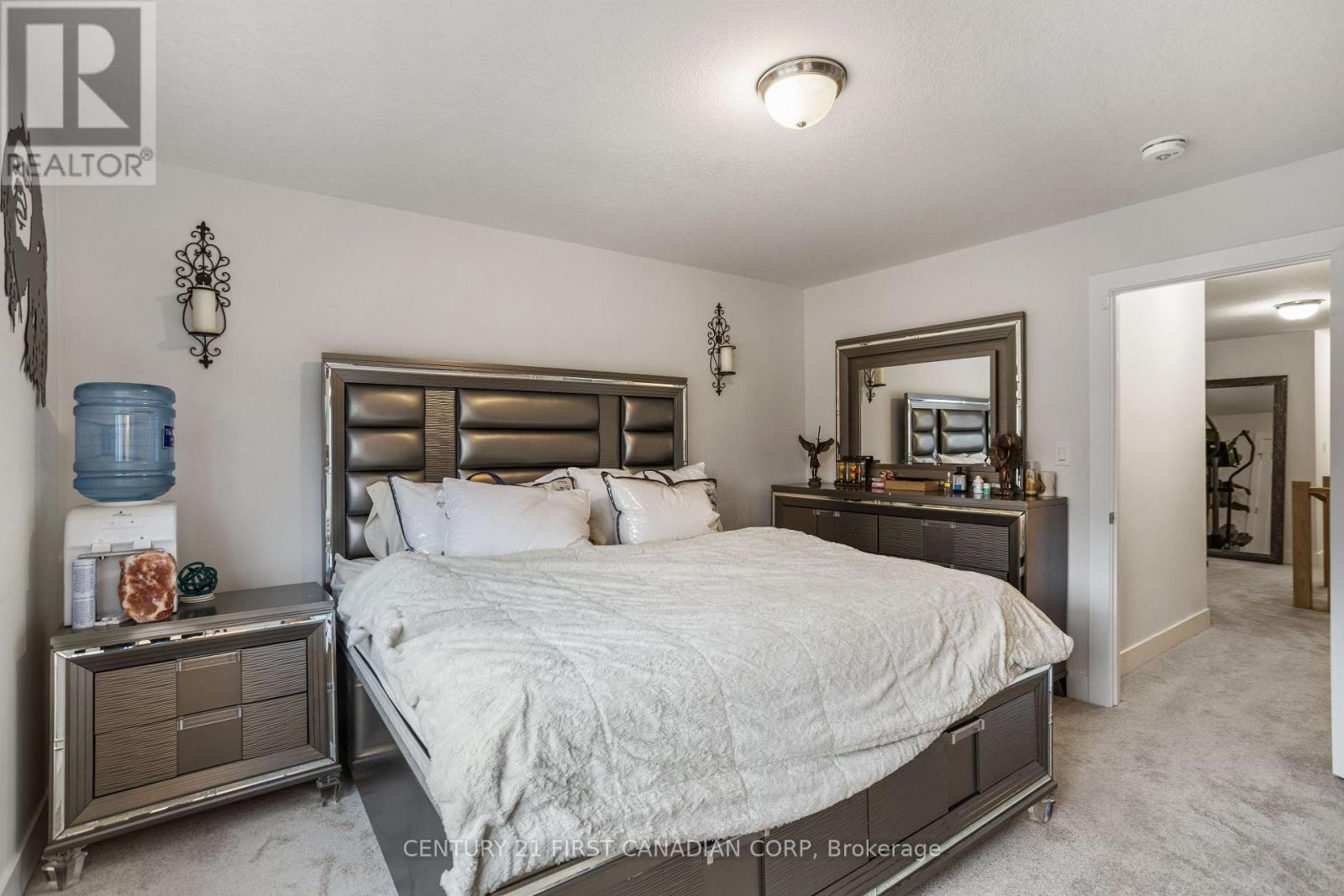 Photo 22 of 35 for 2677 Bobolink Lane