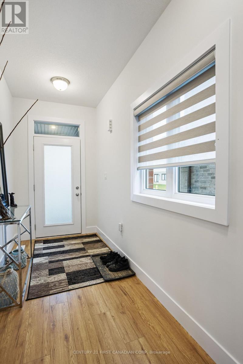 Photo 4 of 35 for 2677 Bobolink Lane