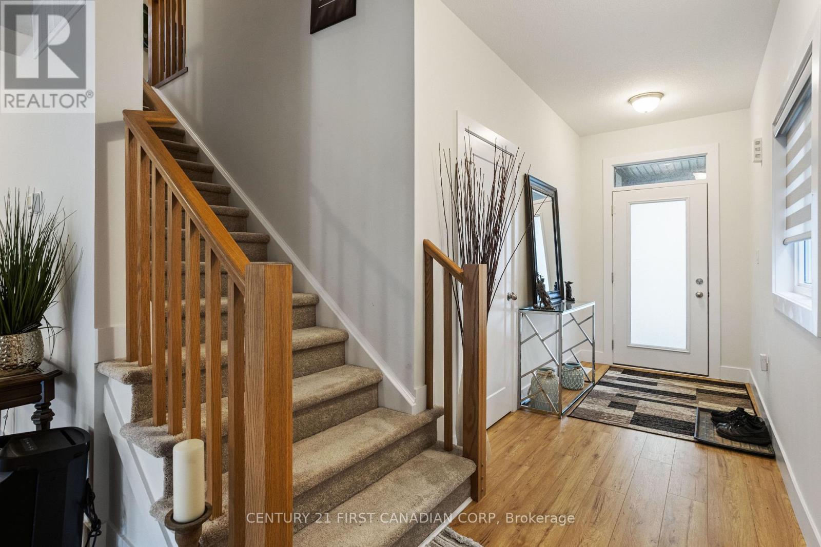 Photo 5 of 35 for 2677 Bobolink Lane