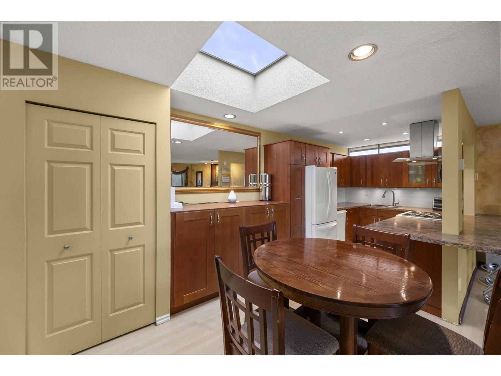 Listing Picture 6 of 35 : 401 1414 W 73RD AVENUE, Vancouver / 溫哥華 - 魯藝地產 Yvonne Lu Group - MLS Medallion Club Member