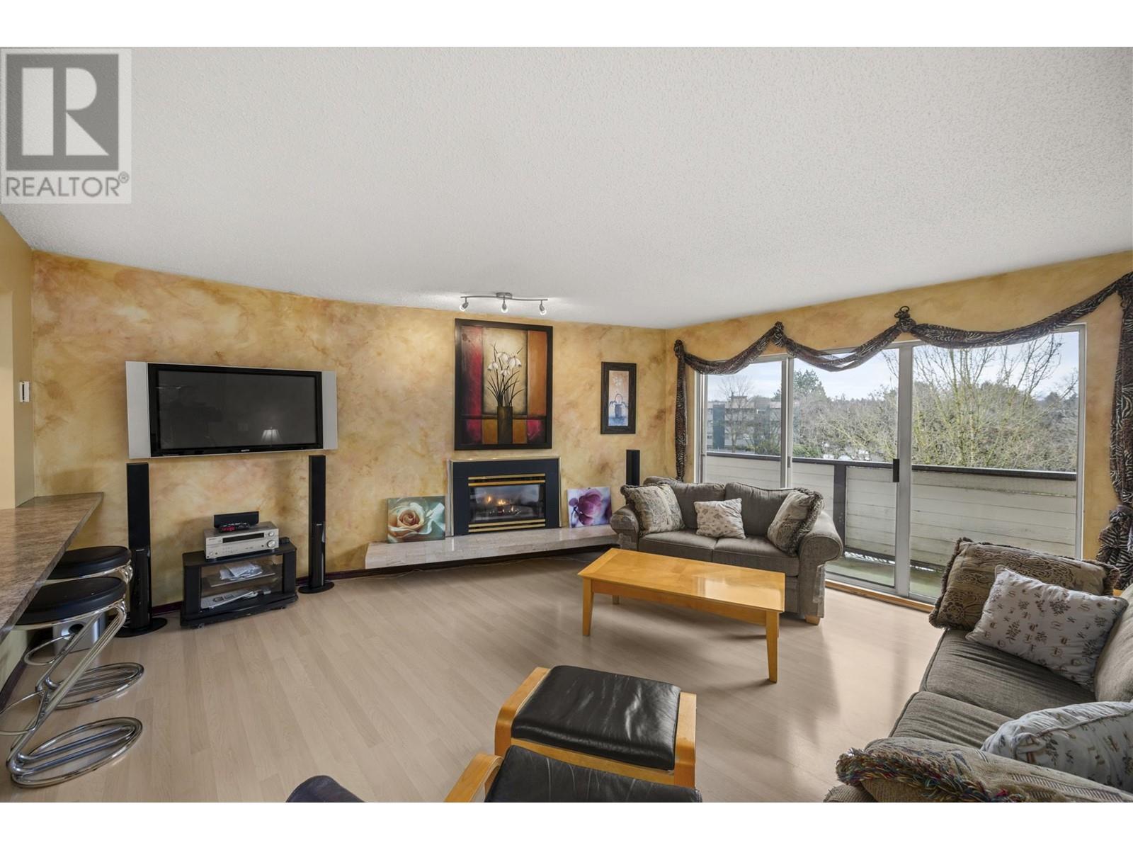 Listing Picture 2 of 35 : 401 1414 W 73RD AVENUE, Vancouver / 溫哥華 - 魯藝地產 Yvonne Lu Group - MLS Medallion Club Member