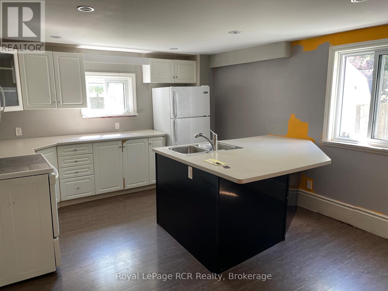 46 Robertson Street, Minto, Ontario  N0G 1Z0 - Photo 4 - X12089125