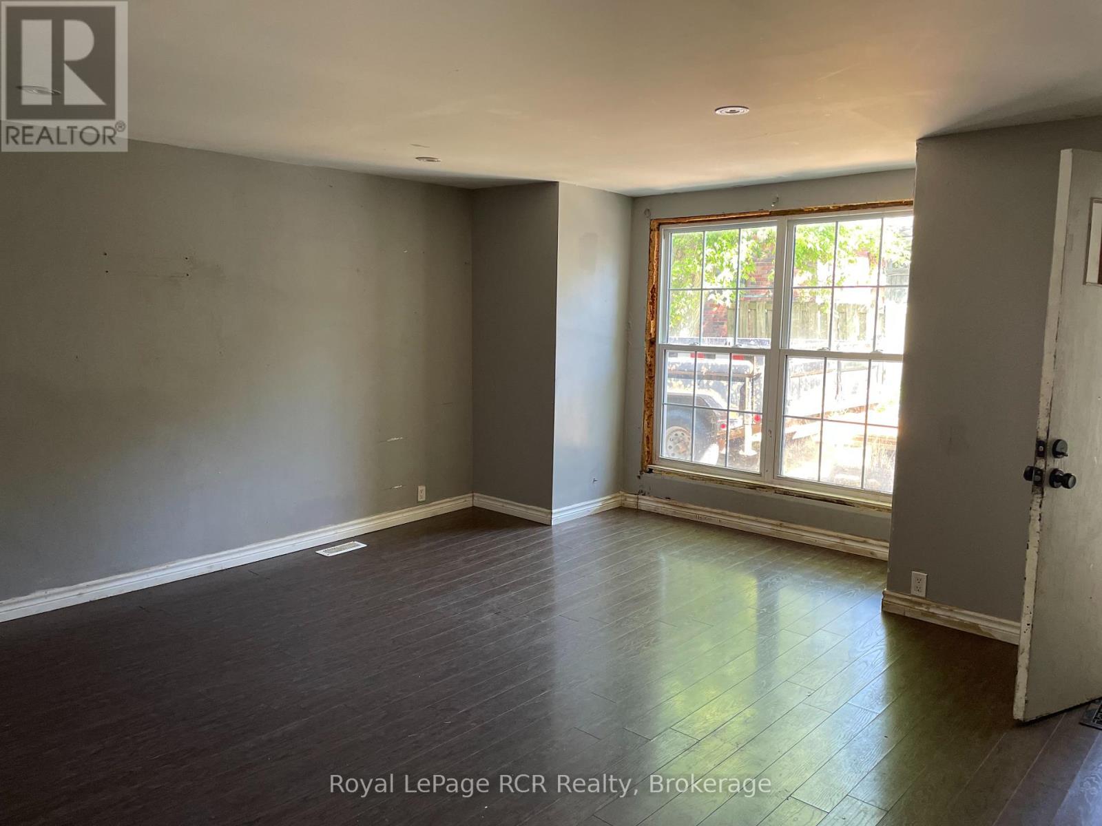 46 Robertson Street, Minto, Ontario  N0G 1Z0 - Photo 5 - X12089125