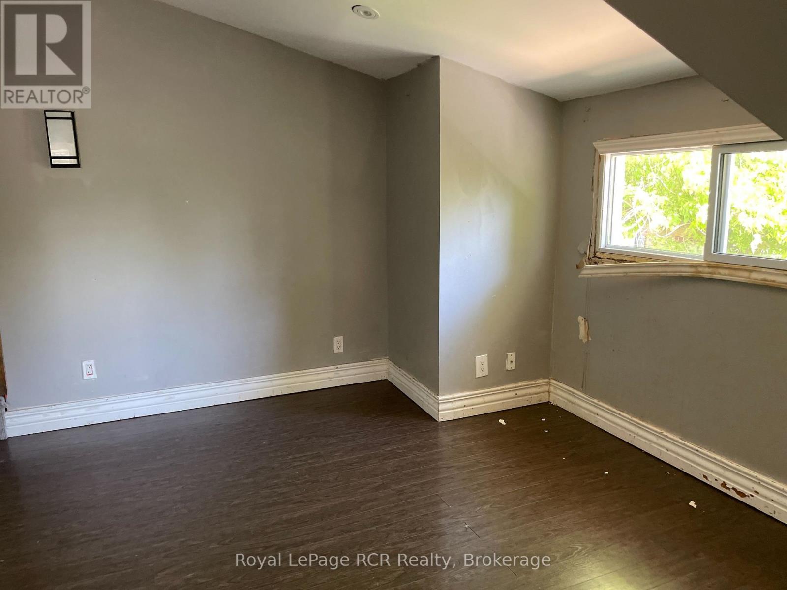 46 Robertson Street, Minto, Ontario  N0G 1Z0 - Photo 7 - X12089125