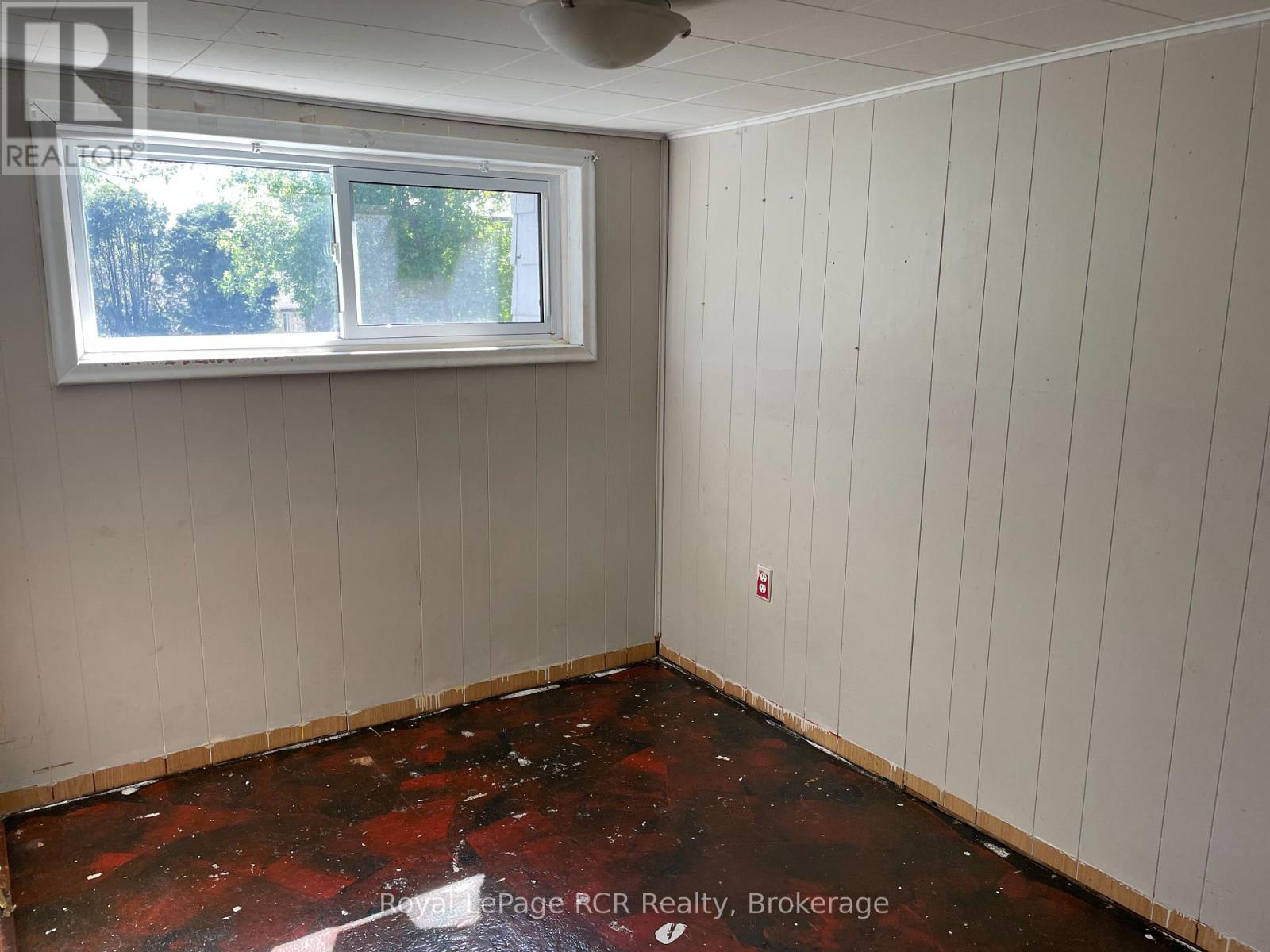 46 Robertson Street, Minto, Ontario  N0G 1Z0 - Photo 8 - X12089125