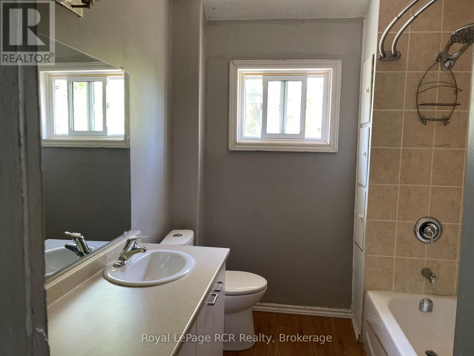 46 Robertson Street, Minto, Ontario  N0G 1Z0 - Photo 9 - X12089125