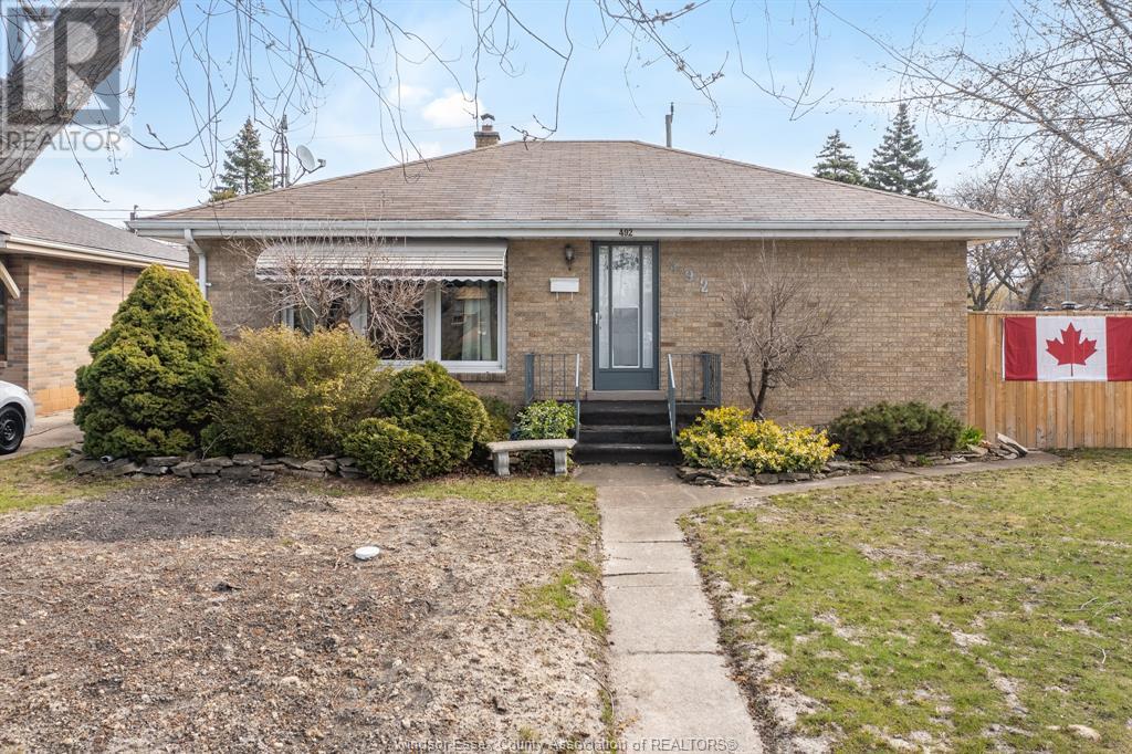 Property at 492 ISACK DRIVE image 2