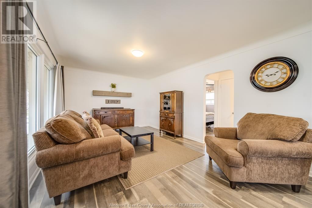 Property at 492 ISACK DRIVE image 5