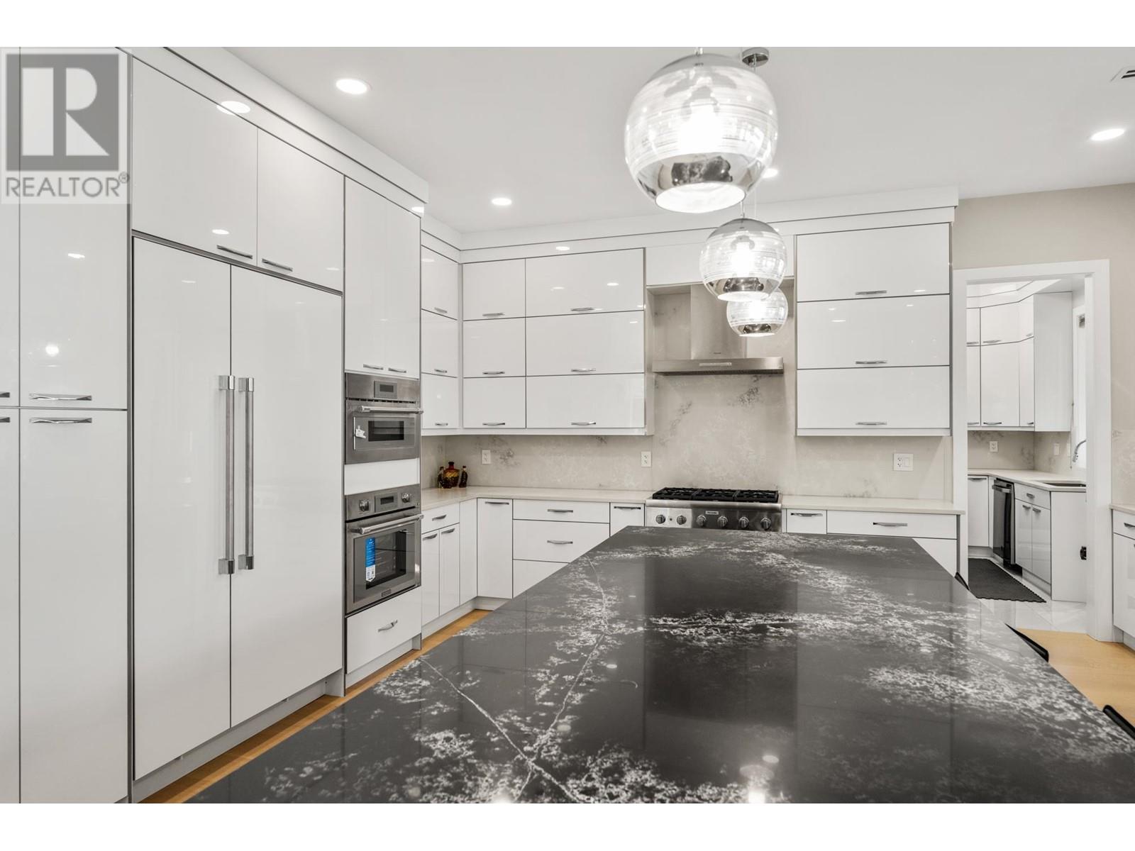 Property at 1211 FOSTER AVENUE image 4
