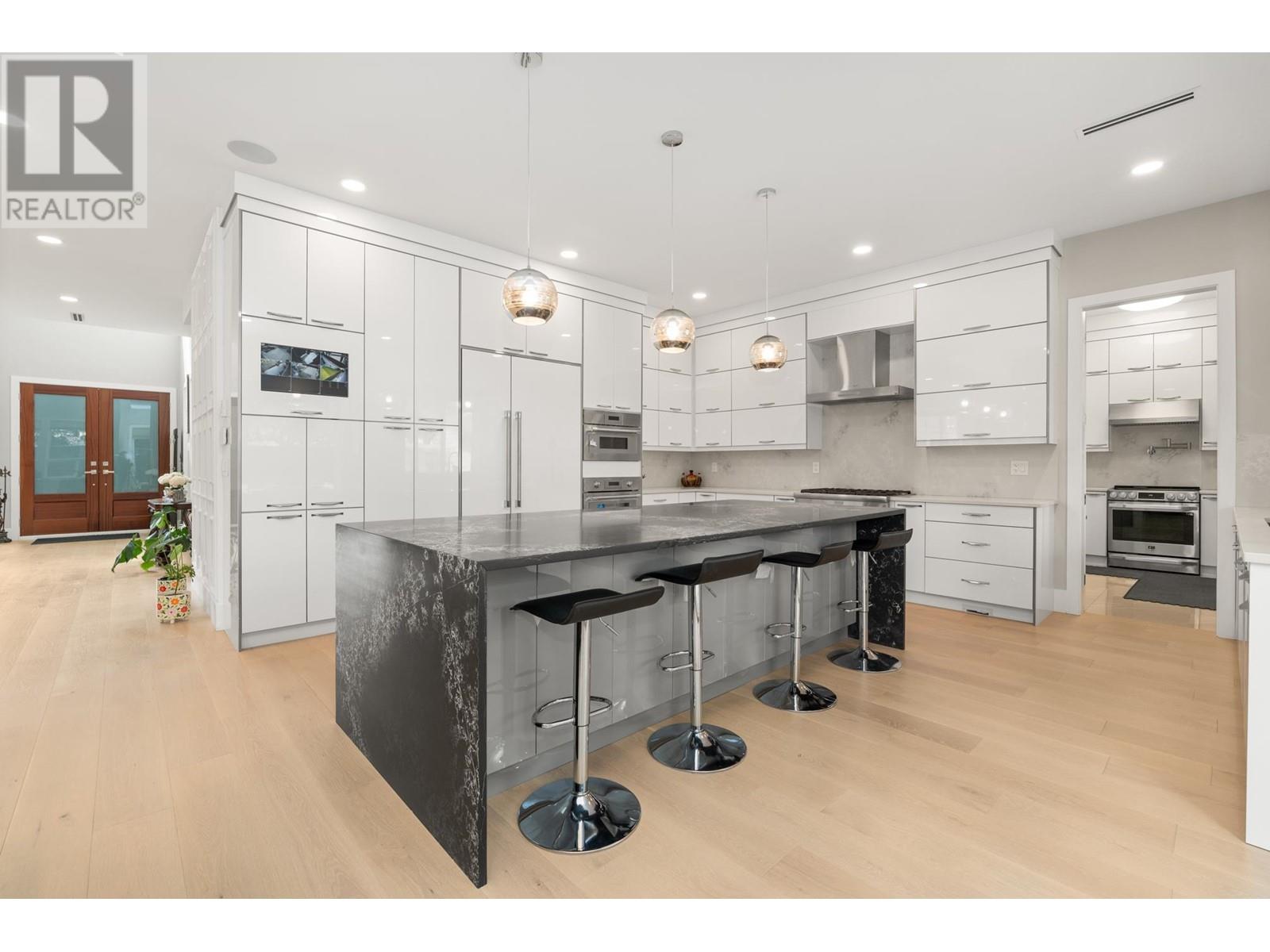 Property at 1211 FOSTER AVENUE image 3