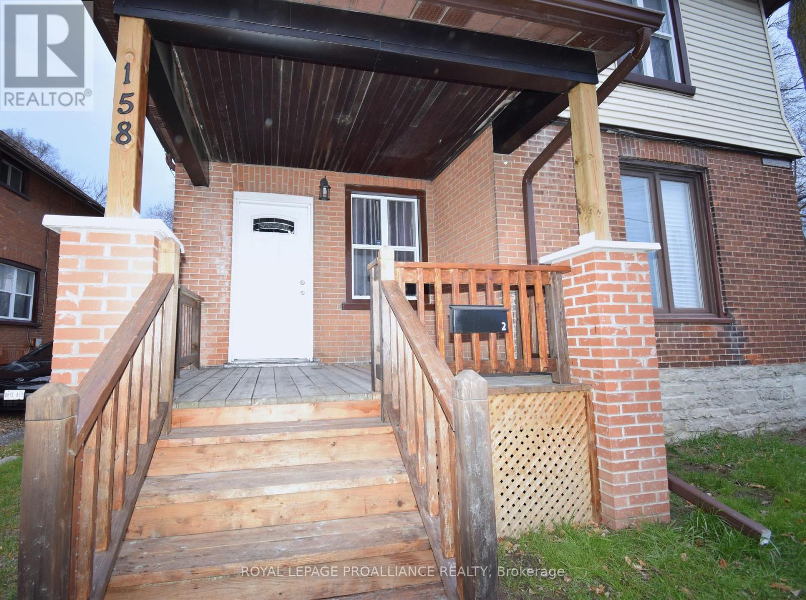Property at 158 DUNDAS STREET E image 4