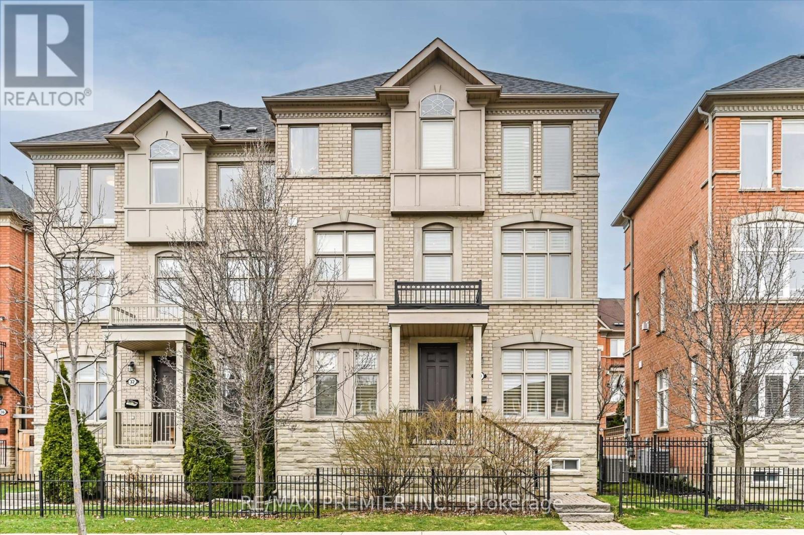 Property at 30 HELEN STREET image 1
